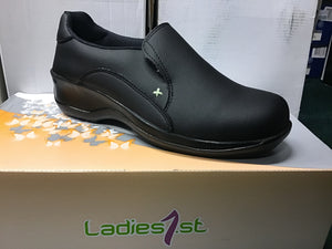 L1st black pull on safety shoe